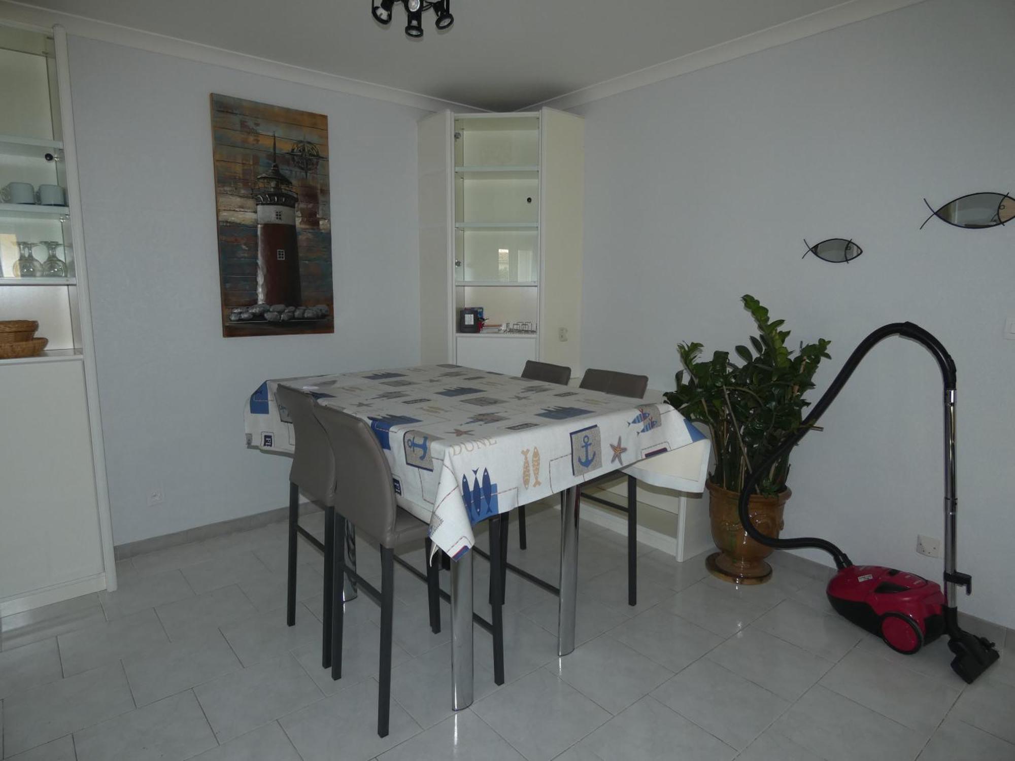 Maison 4 A 6 Pers Quartier Calme Tout Confort 艾格-莫尔特 外观 照片